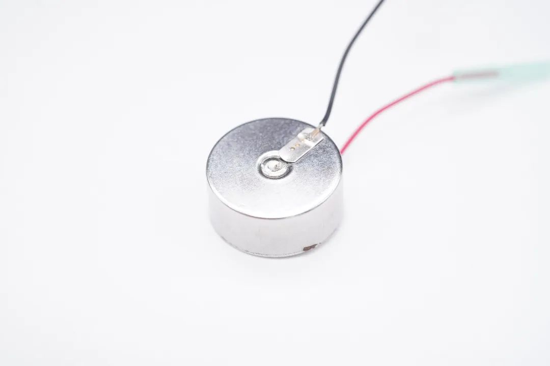 智能穿戴電池變革，眾旺德發(fā)布專(zhuān)利扣式電池